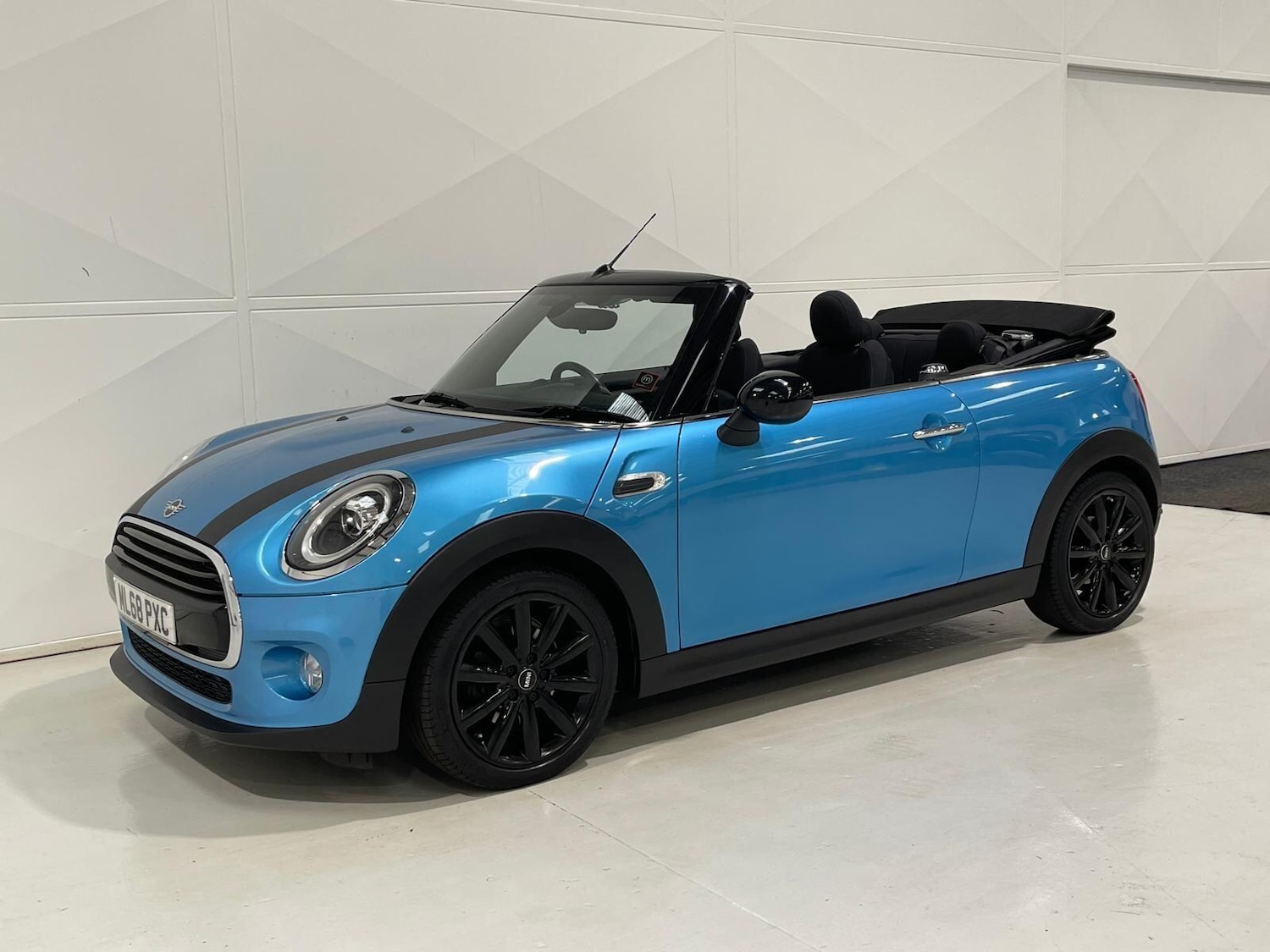 Used MINI Convertible 2018 for sale - 76398149: Photo 7