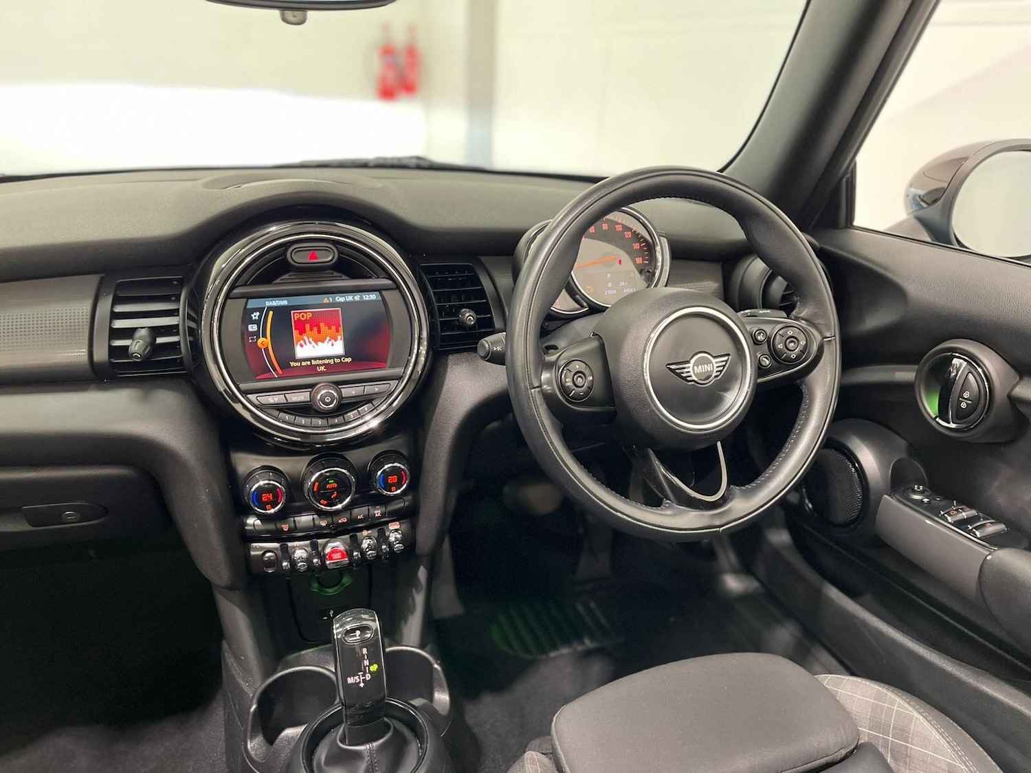 Used MINI Convertible 2018 for sale - 76398149: Photo 81