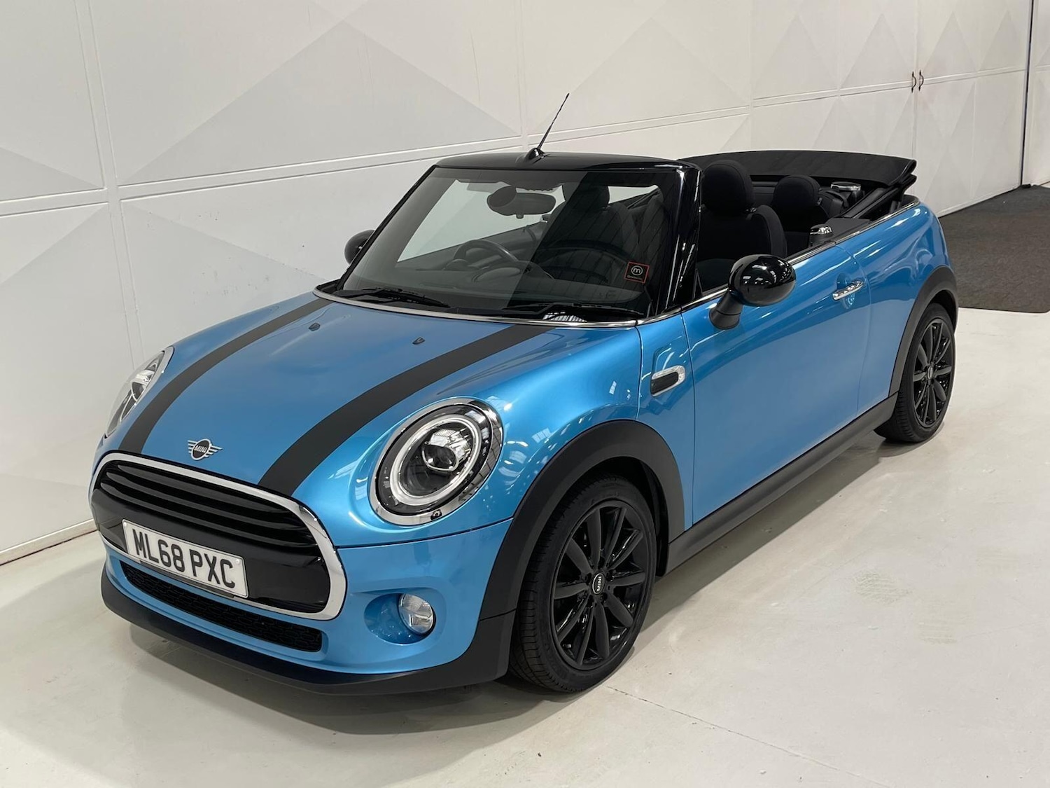 Used MINI Convertible 2018 for sale - 76398149: Photo 90