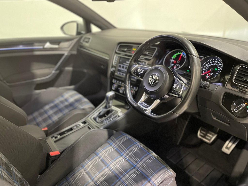 Used Volkswagen Golf 2016 for sale - 76582777: Photo 11