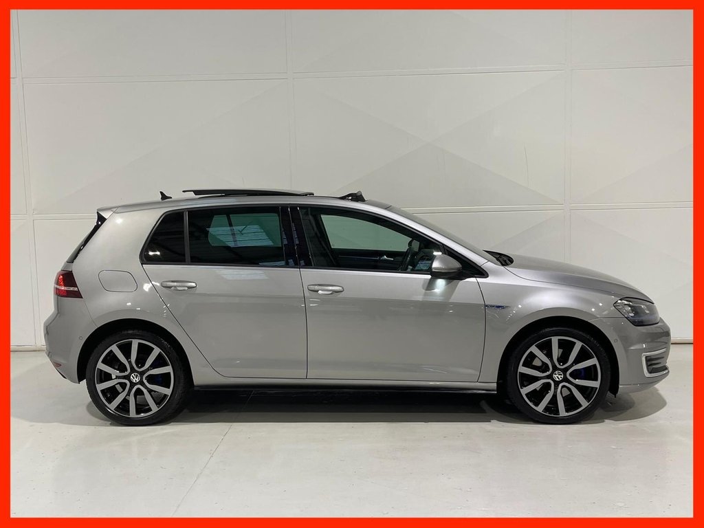 Used Volkswagen Golf 2016 for sale - 76582777: Photo 2