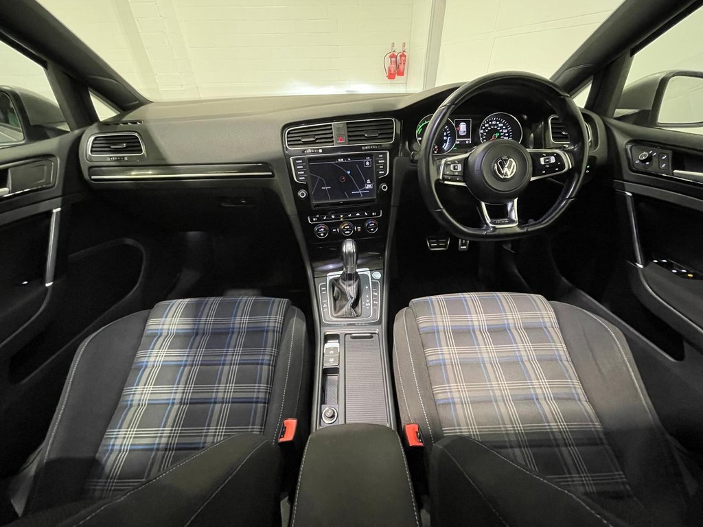 Used Volkswagen Golf 2016 for sale - 76582777: Photo 30