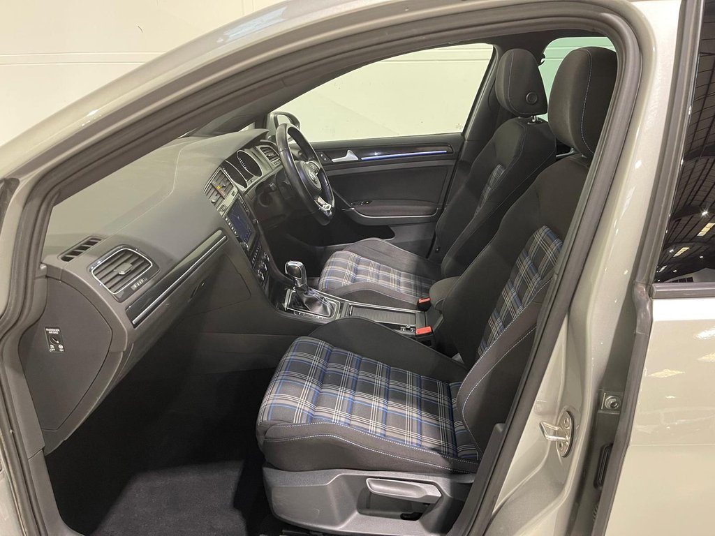 Used Volkswagen Golf 2016 for sale - 76582777: Photo 31