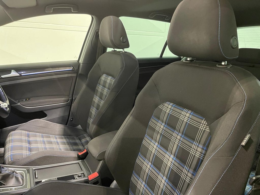 Used Volkswagen Golf 2016 for sale - 76582777: Photo 32