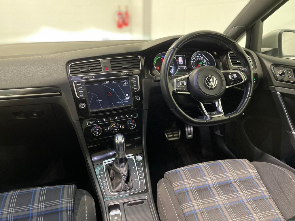Used Volkswagen Golf 2016 for sale - 76582777: Photo 33
