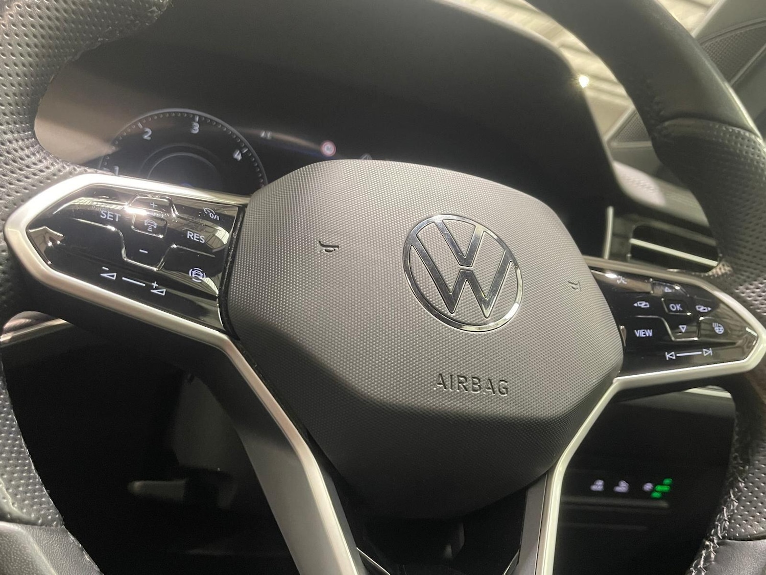 Used Volkswagen Touareg 2023 for sale - 76398908: Photo 22