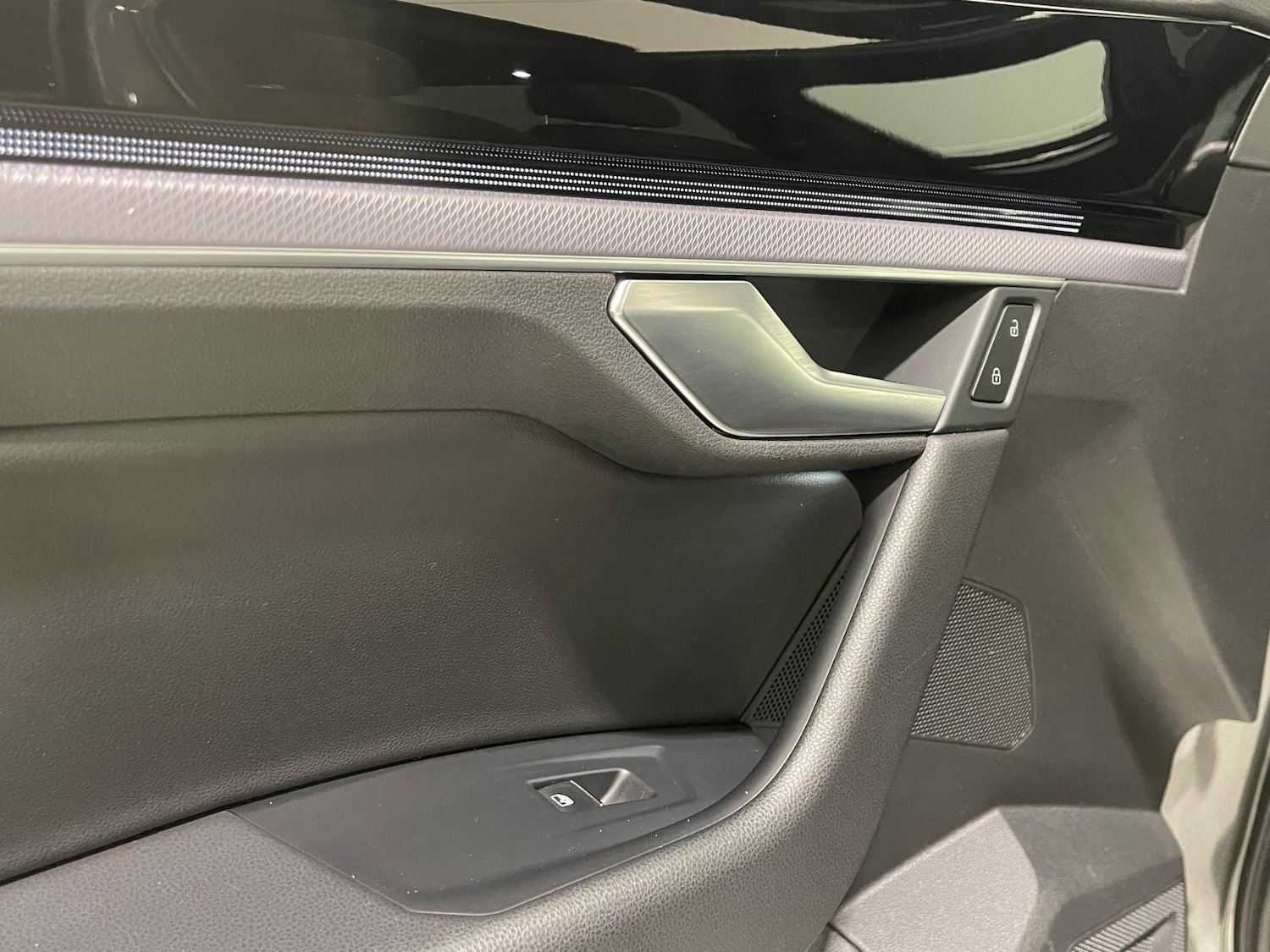 Used Volkswagen Touareg 2023 for sale - 76398908: Photo 34