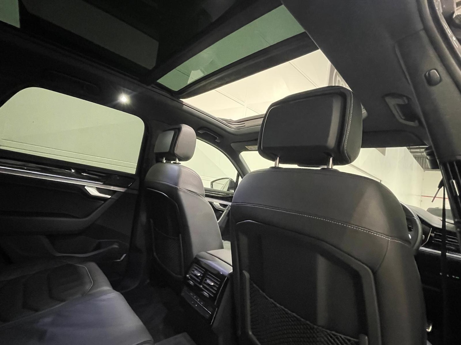 Used Volkswagen Touareg 2023 for sale - 76398908: Photo 41