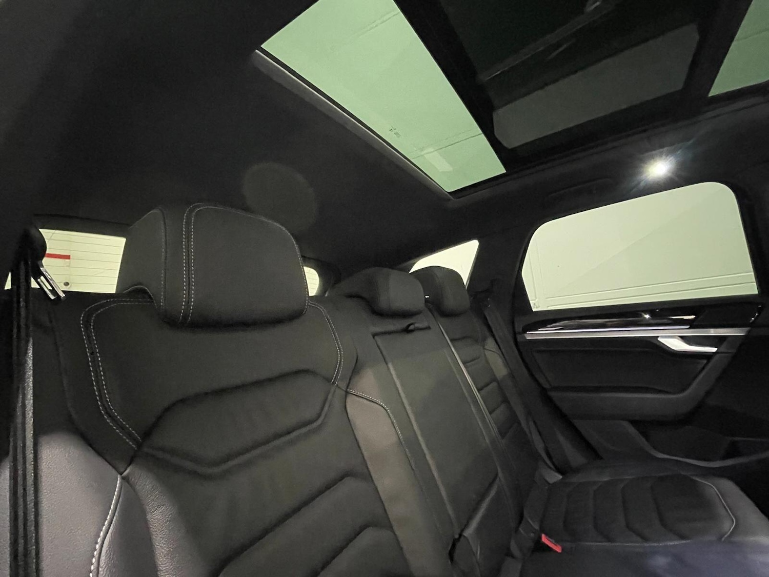 Used Volkswagen Touareg 2023 for sale - 76398908: Photo 44