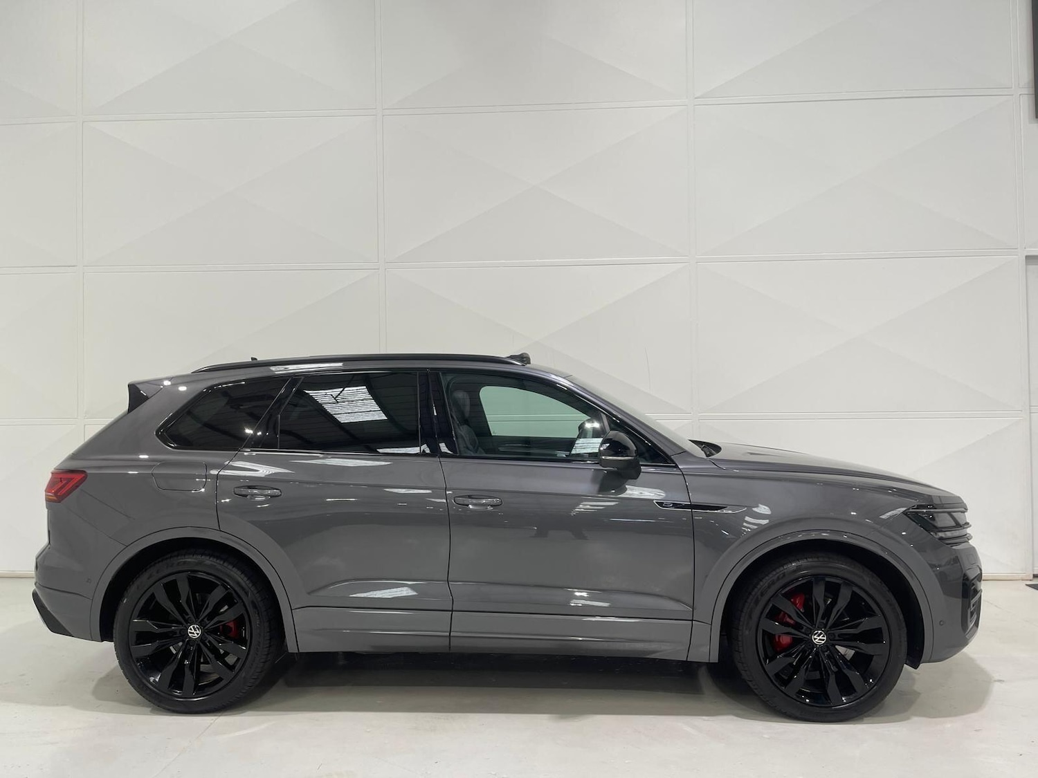 Used Volkswagen Touareg 2023 for sale - 76398908: Photo 69