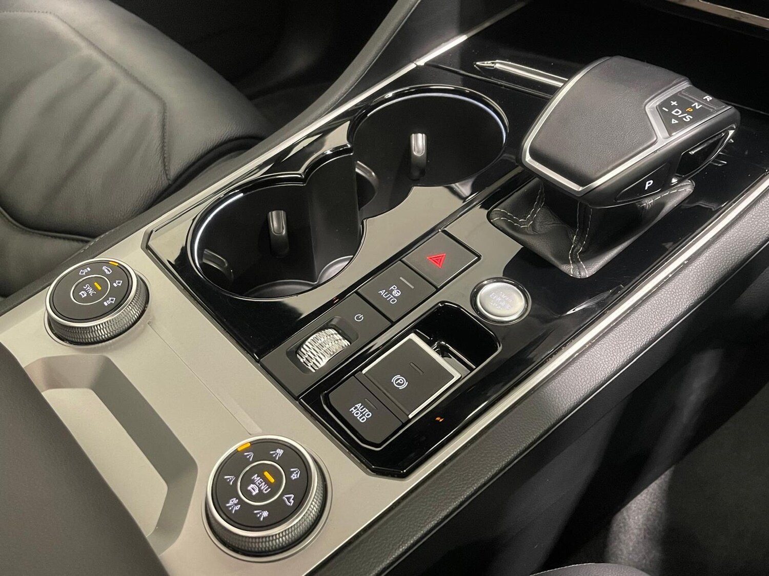 Used Volkswagen Touareg 2023 for sale - 76398908: Photo 87