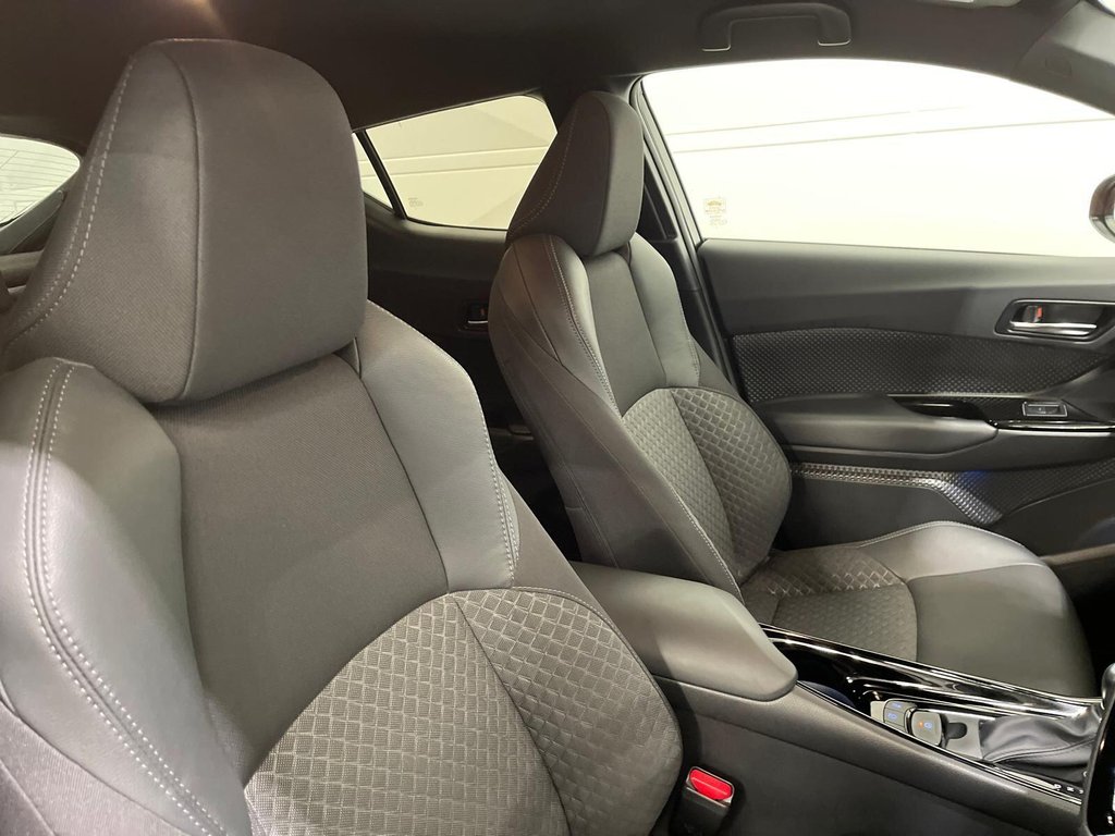 Used Toyota C-HR 2023 for sale - 76559102: Photo 27