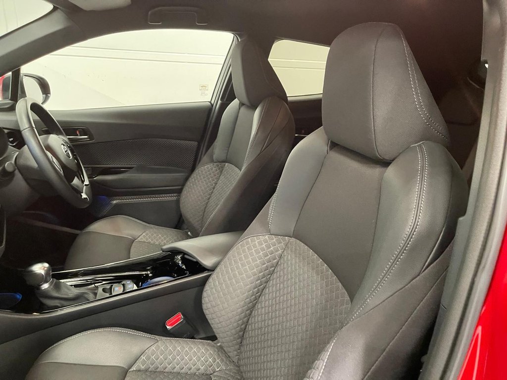 Used Toyota C-HR 2023 for sale - 76559102: Photo 30