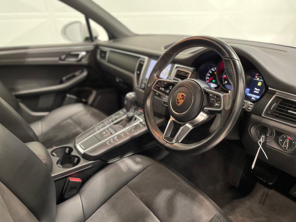 Used Porsche Macan 2018 for sale - 77122257: Photo 11