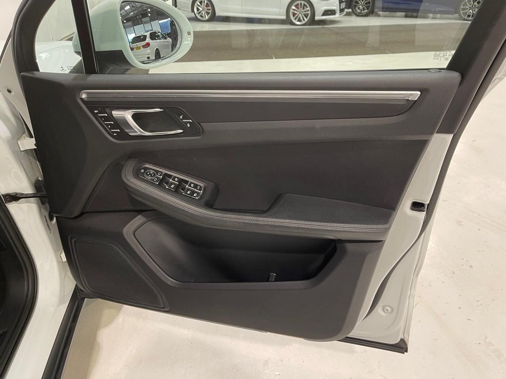 Used Porsche Macan 2018 for sale - 77122257: Photo 19