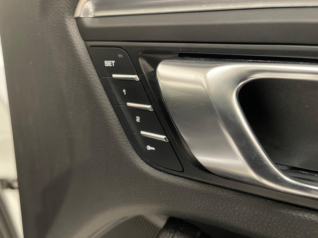 Used Porsche Macan 2018 for sale - 77122257: Photo 21