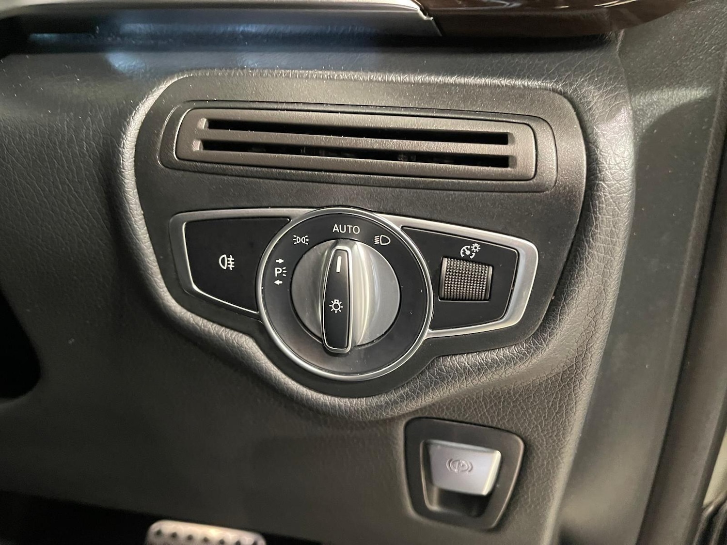 Used Mercedes-Benz V-Class 2022 for sale - 76398668: Photo 22