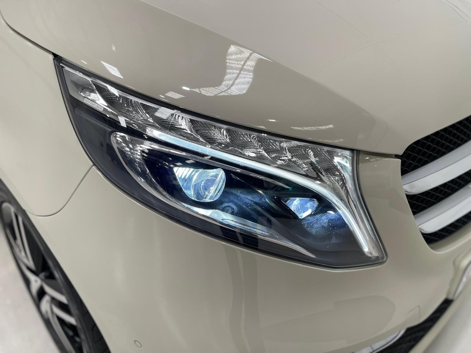 Used Mercedes-Benz V-Class 2022 for sale - 76398668: Photo 42