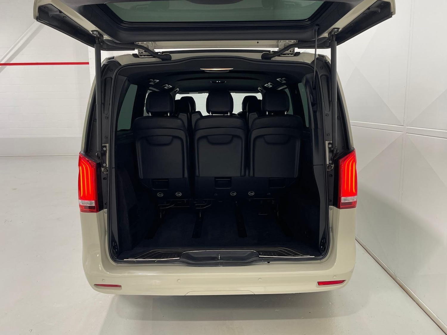 Used Mercedes-Benz V-Class 2022 for sale - 76398668: Photo 51