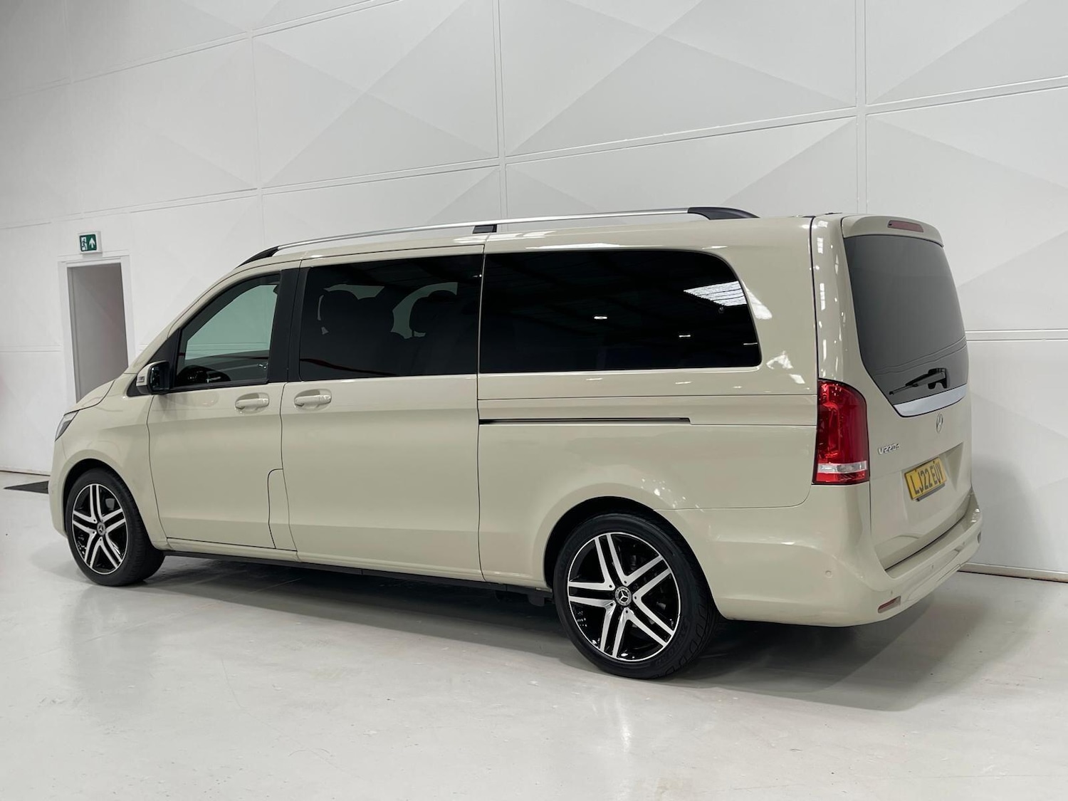 Used Mercedes-Benz V-Class 2022 for sale - 76398668: Photo 6