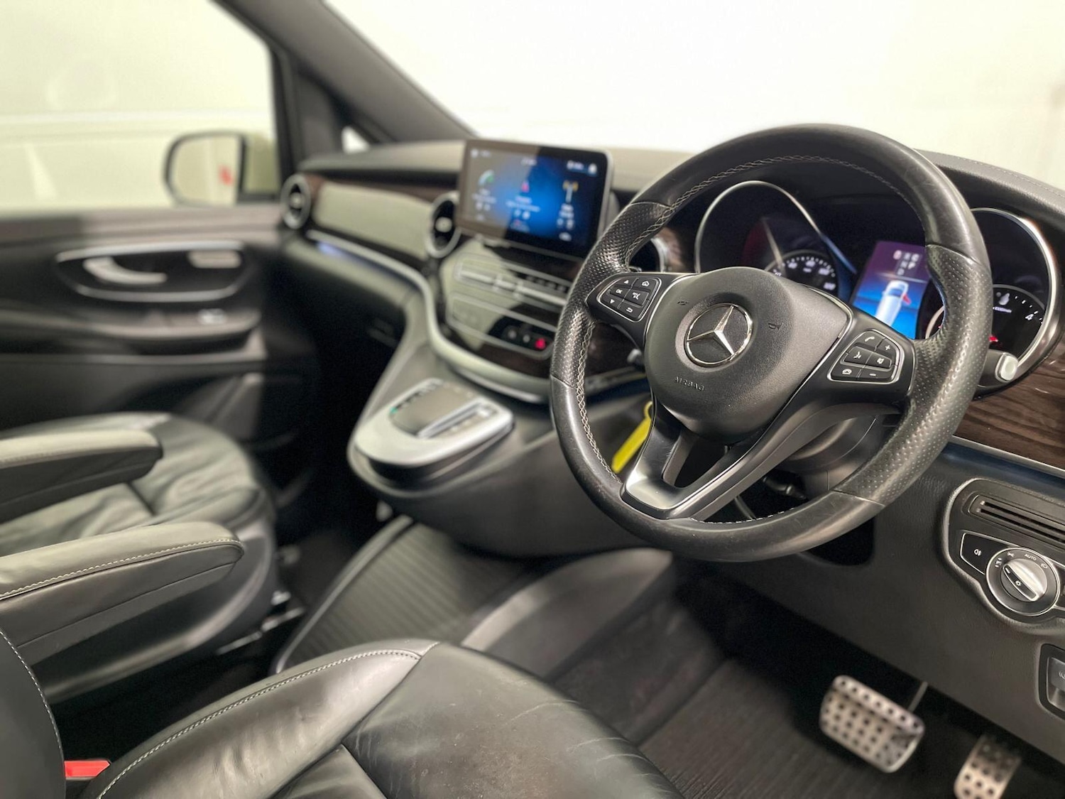 Used Mercedes-Benz V-Class 2022 for sale - 76398668: Photo 71