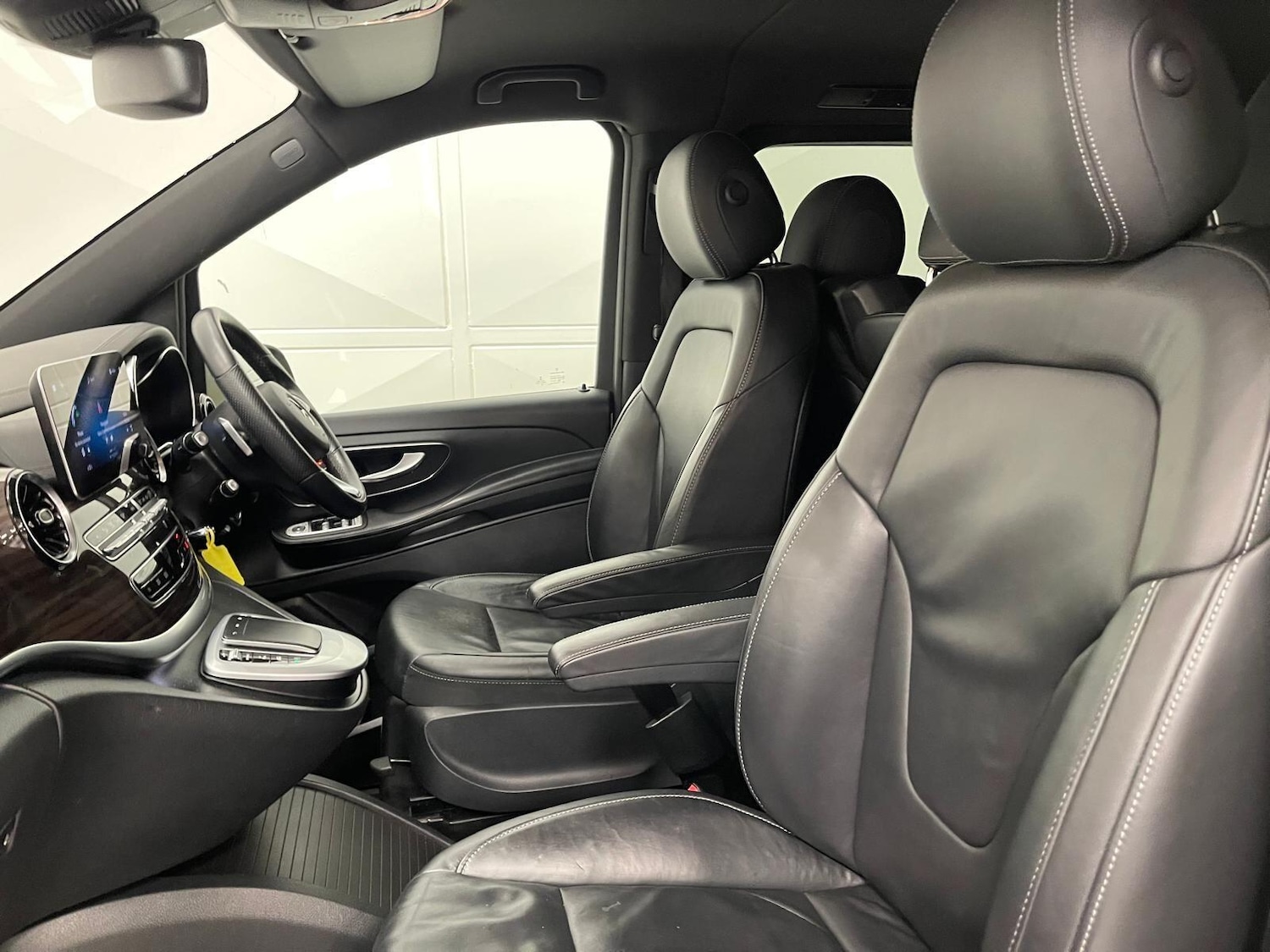 Used Mercedes-Benz V-Class 2022 for sale - 76398668: Photo 89