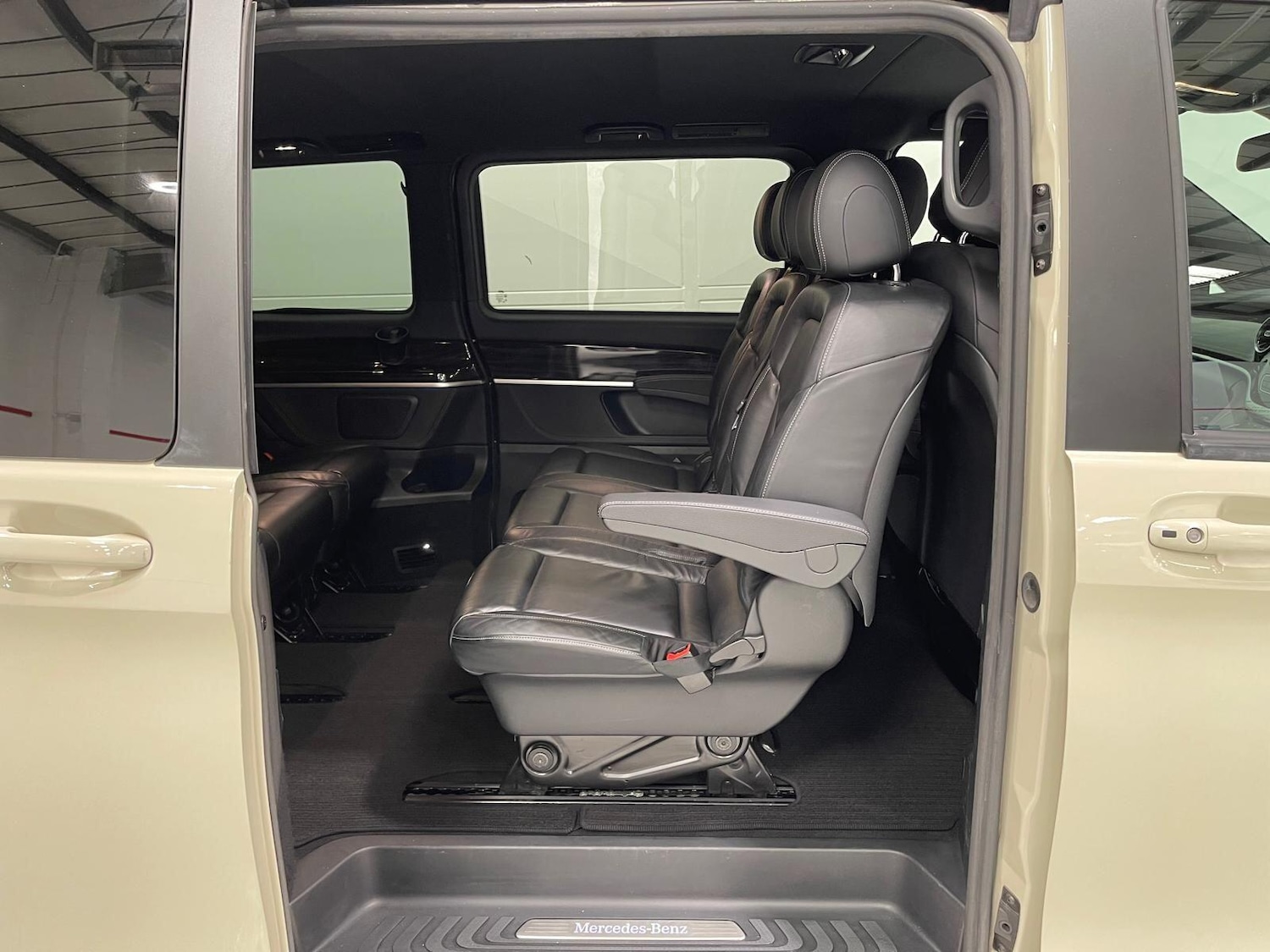 Used Mercedes-Benz V-Class 2022 for sale - 76398668: Photo 91