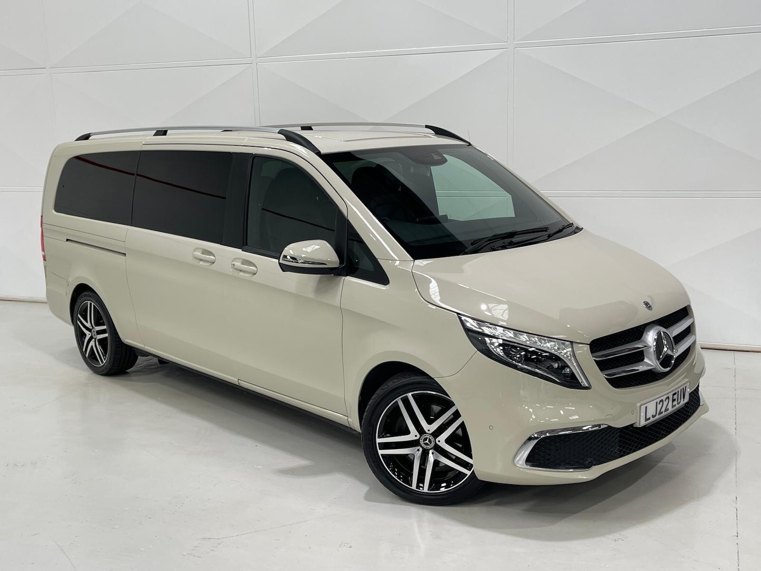 Used Mercedes-Benz V-Class 2022 for sale - 76398668: Photo 97