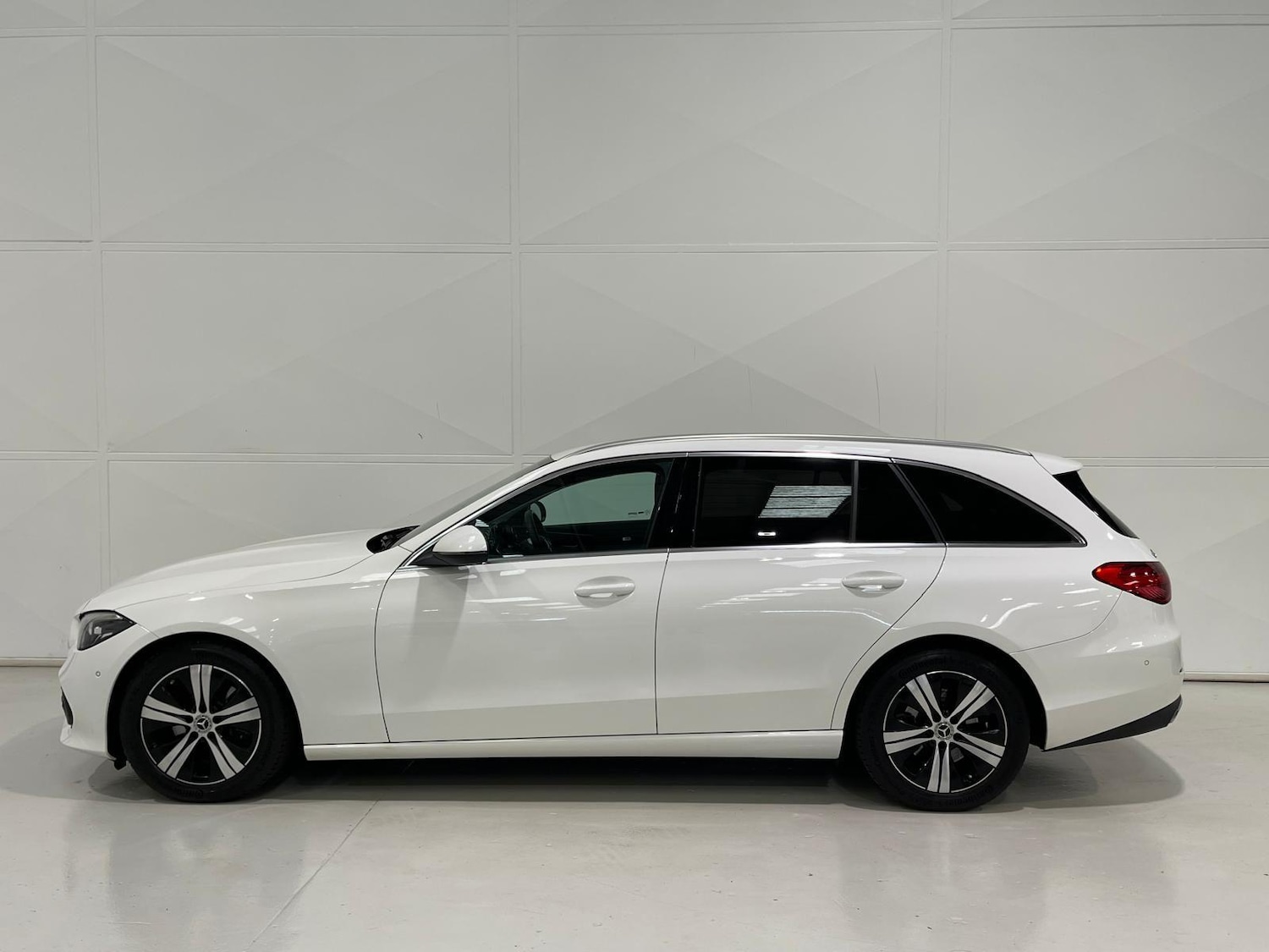 Used Mercedes-Benz C Class 2022 for sale - 76398950: Photo 6