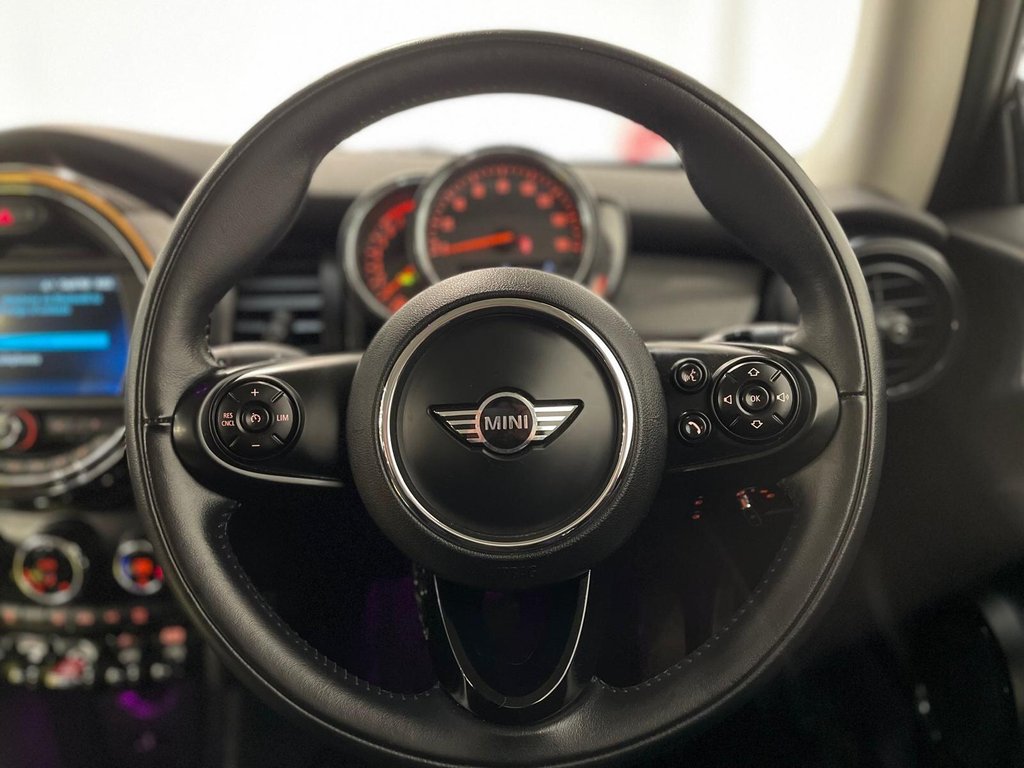 Used MINI Hatch 2018 for sale - 76867390: Photo 11