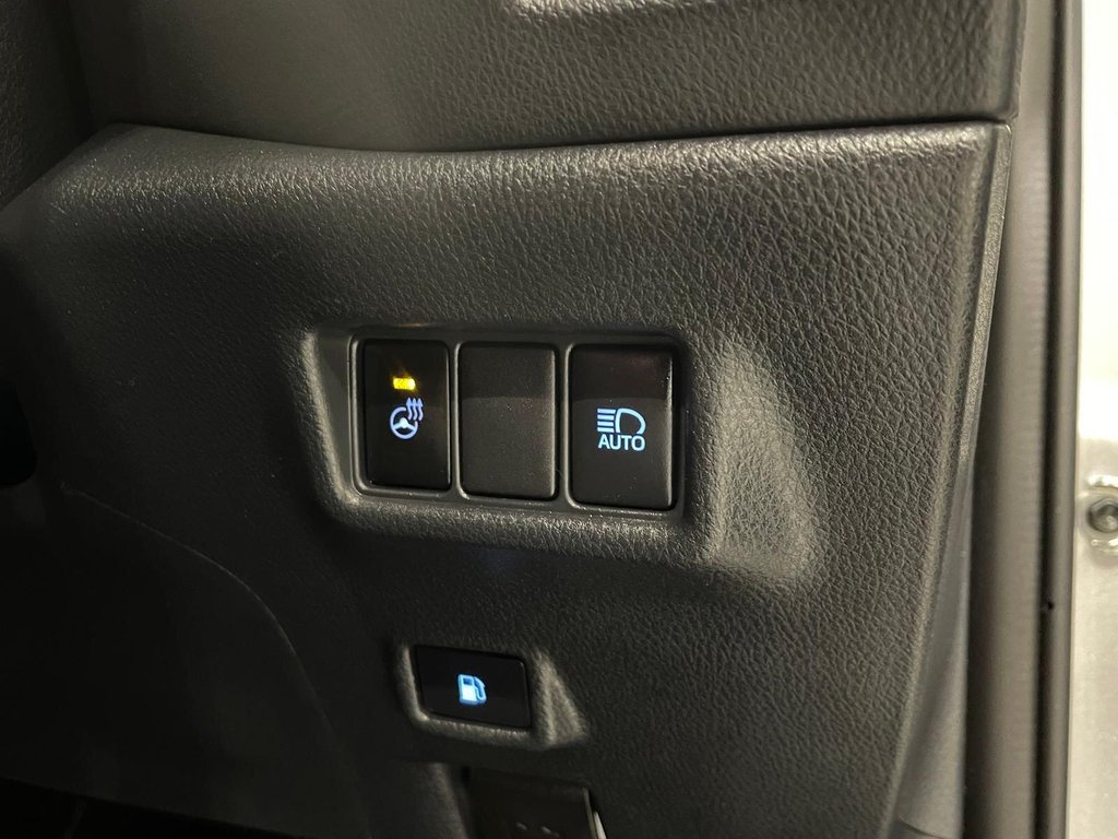 Used Toyota C-HR 2023 for sale - 78016998: Photo 24