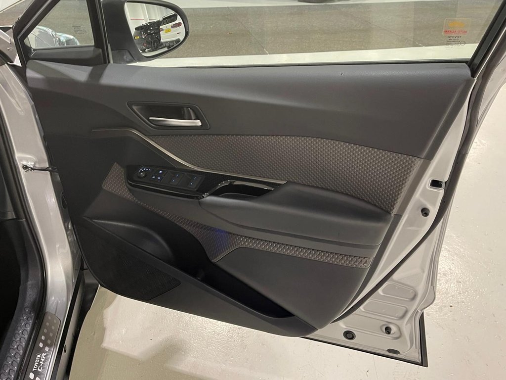 Used Toyota C-HR 2023 for sale - 78016998: Photo 25