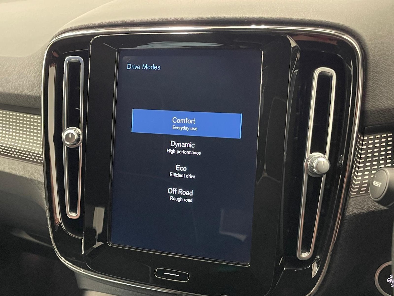 Used Volvo XC40 2020 for sale - 76398971: Photo 15