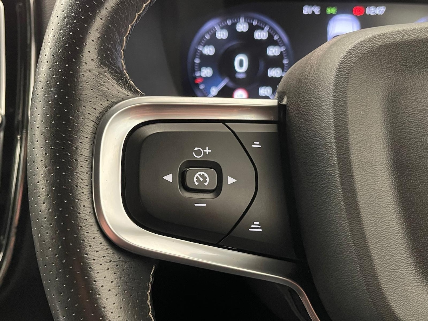 Used Volvo XC40 2020 for sale - 76398971: Photo 19