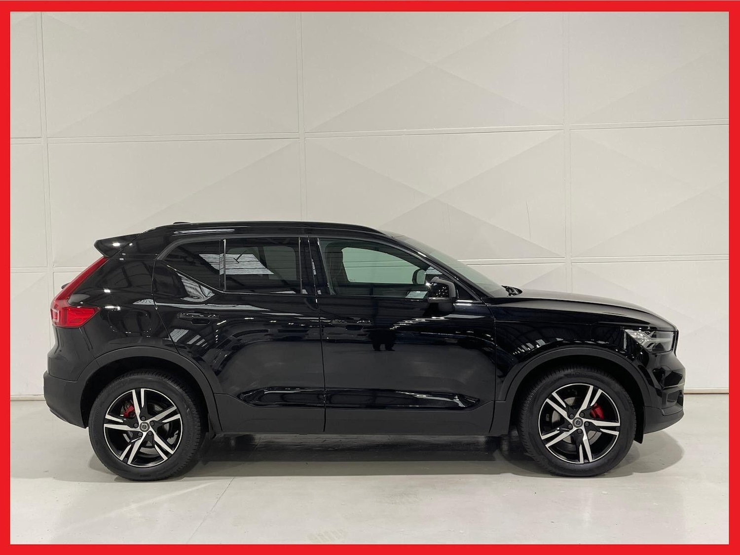 Used Volvo XC40 2020 for sale - 76398971: Photo 2