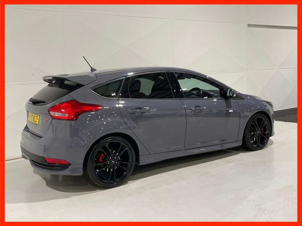 Used Ford Focus 2017 for sale - 76841681: Photo 3