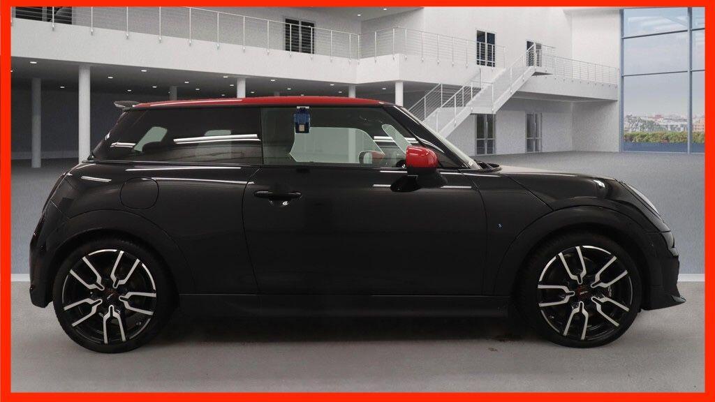 Used MINI Cooper 2024 for sale - 76397876: Photo 2
