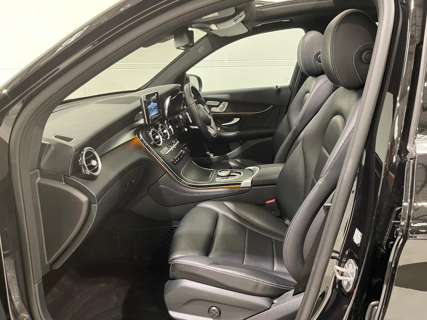 Used Mercedes-Benz GLC 2019 for sale - 76398236: Photo 28