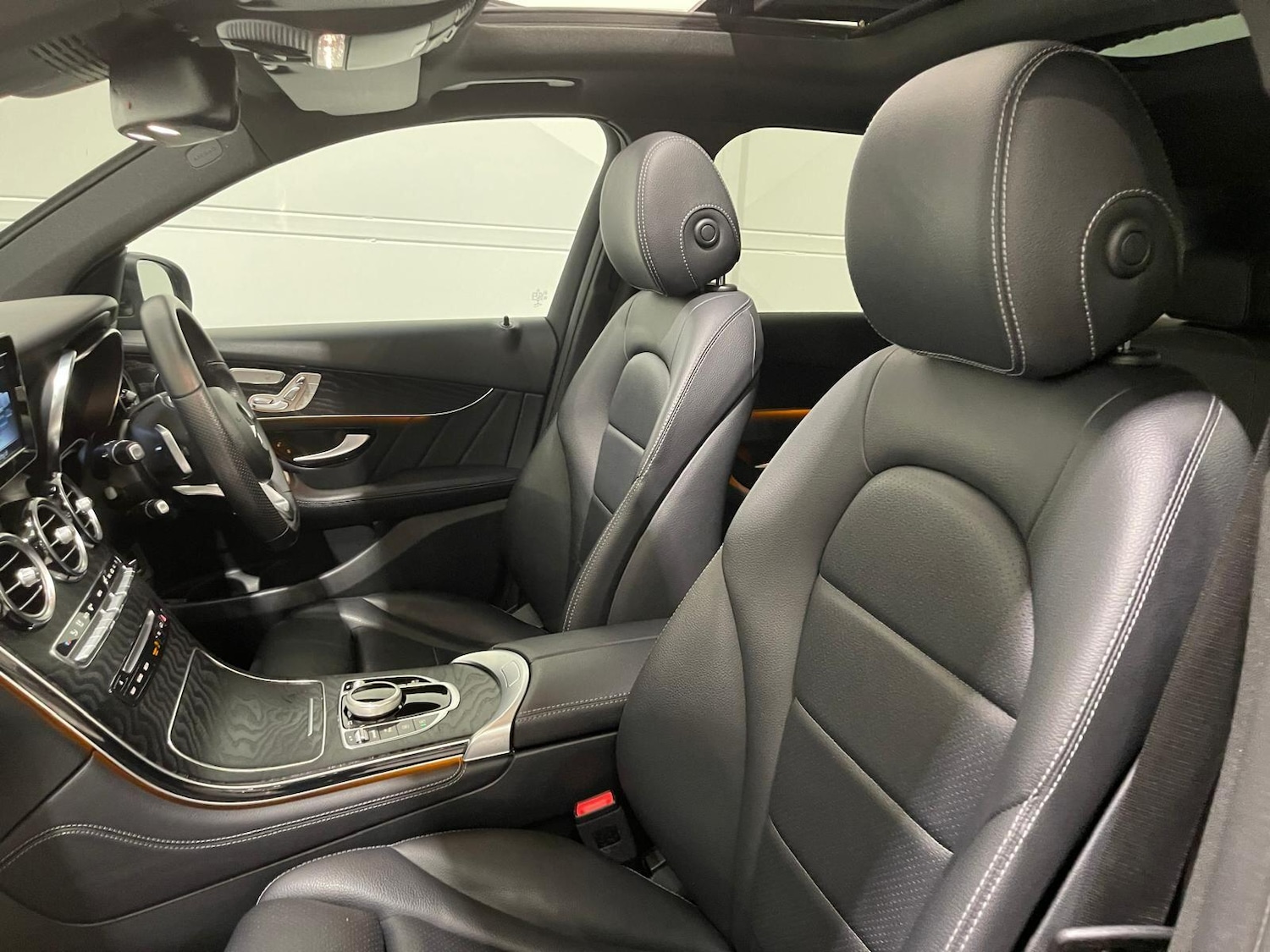 Used Mercedes-Benz GLC 2019 for sale - 76398236: Photo 29