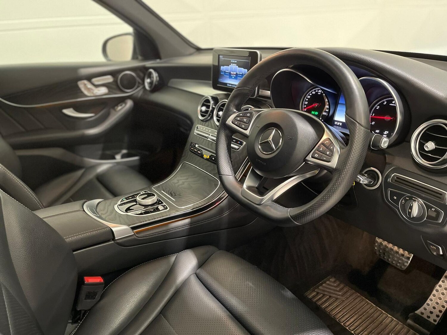 Used Mercedes-Benz GLC 2019 for sale - 76398236: Photo 69