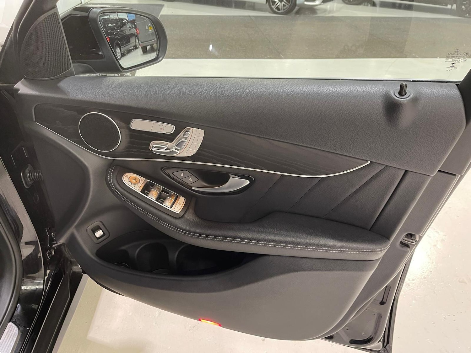 Used Mercedes-Benz GLC 2019 for sale - 76398236: Photo 79