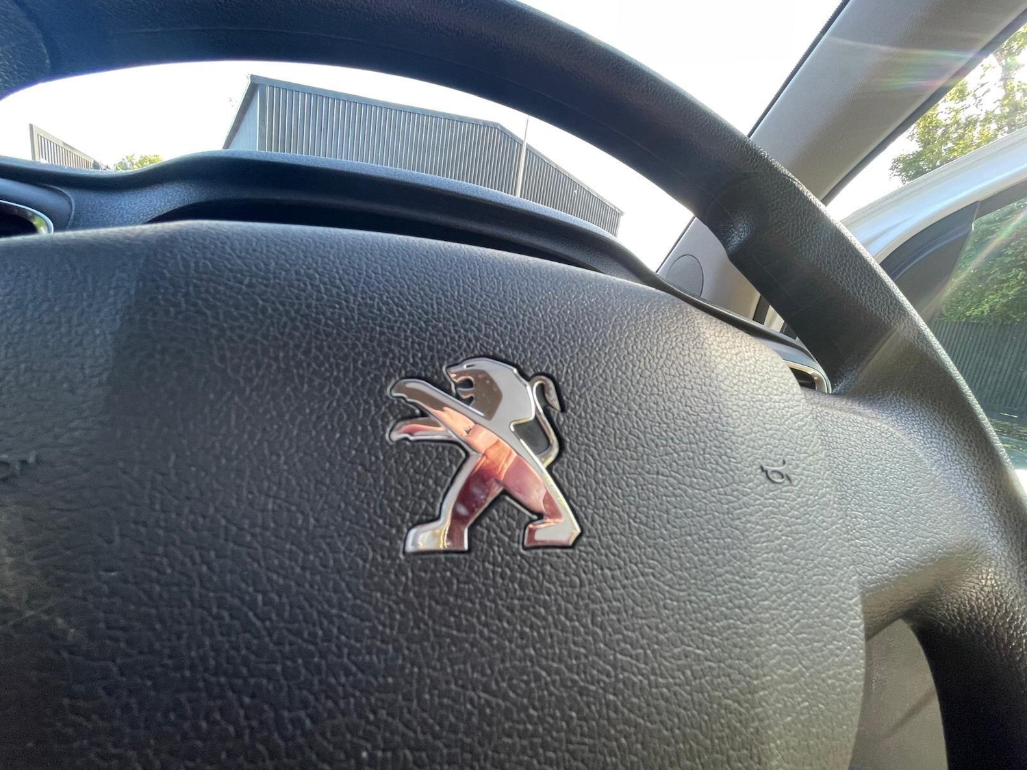 Used Peugeot Traveller 2020 for sale - 76399015: Photo 14