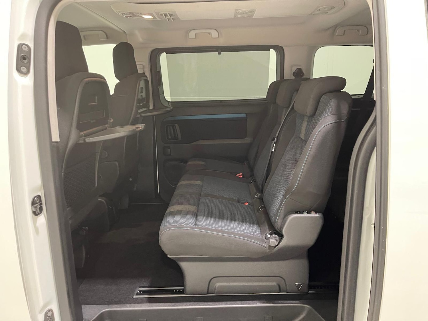 Used Peugeot Traveller 2020 for sale - 76399015: Photo 32