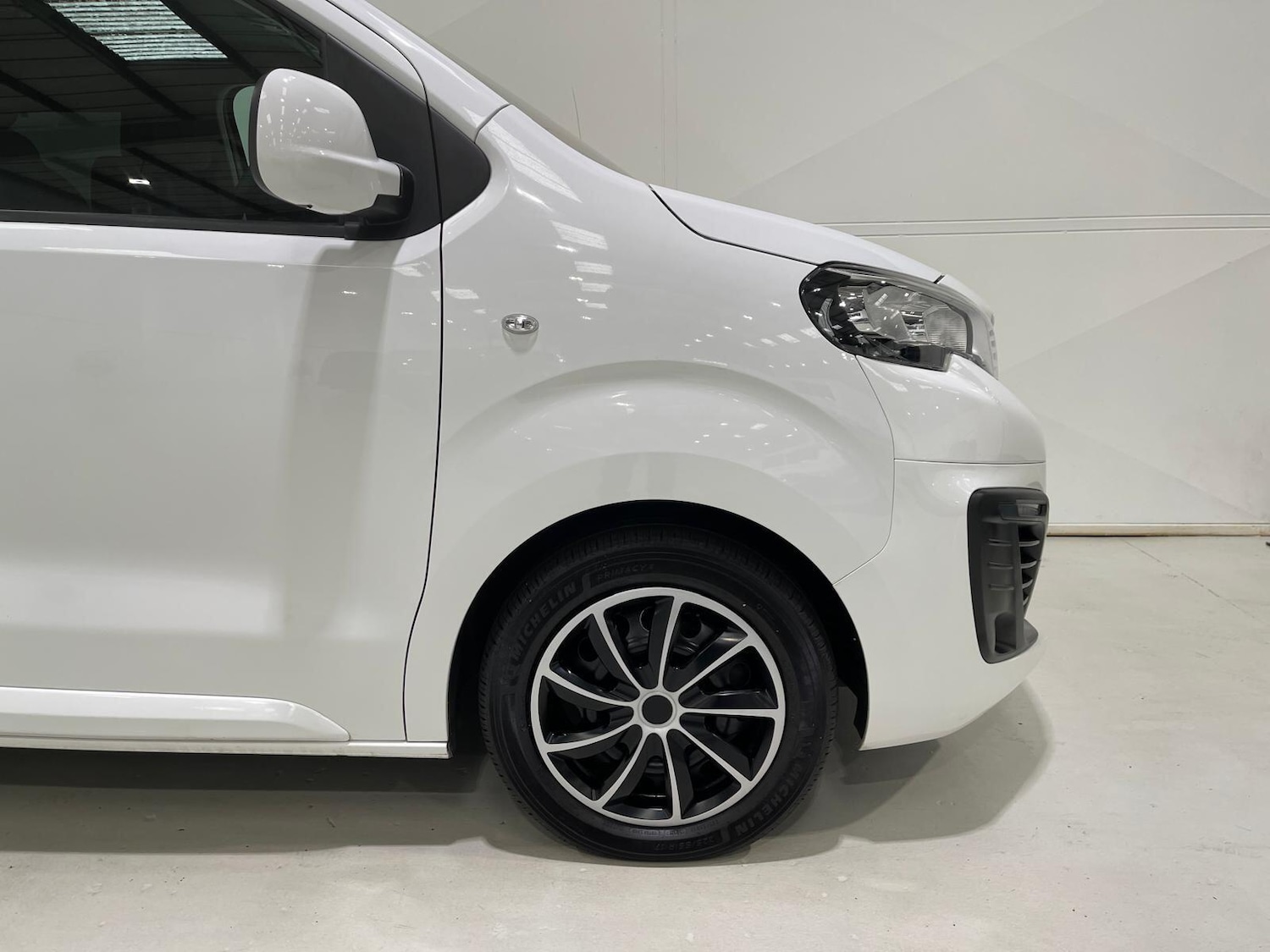 Used Peugeot Traveller 2020 for sale - 76399015: Photo 42