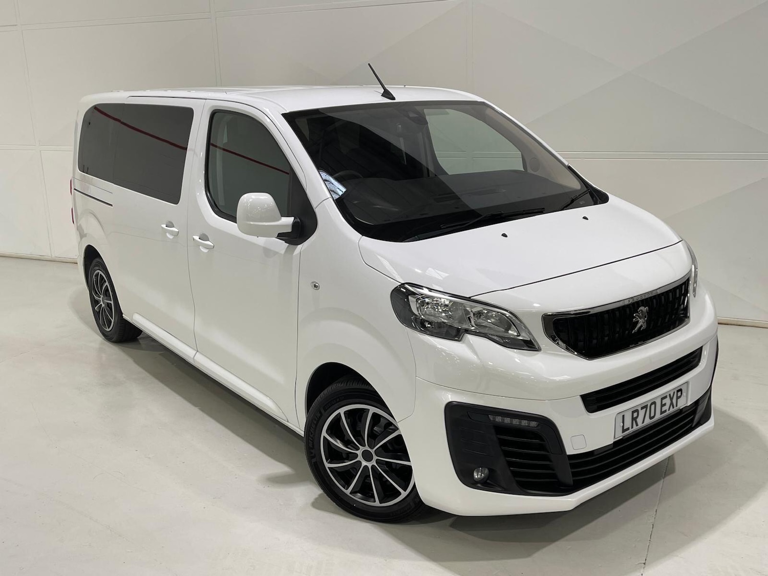 Used Peugeot Traveller 2020 for sale - 76399015: Photo 66