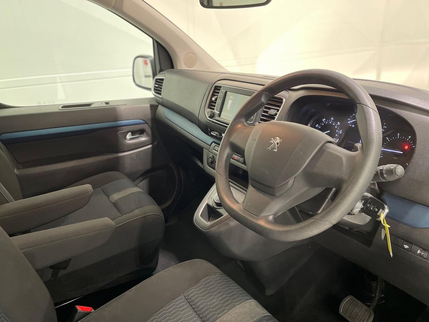 Used Peugeot Traveller 2020 for sale - 76399015: Photo 67