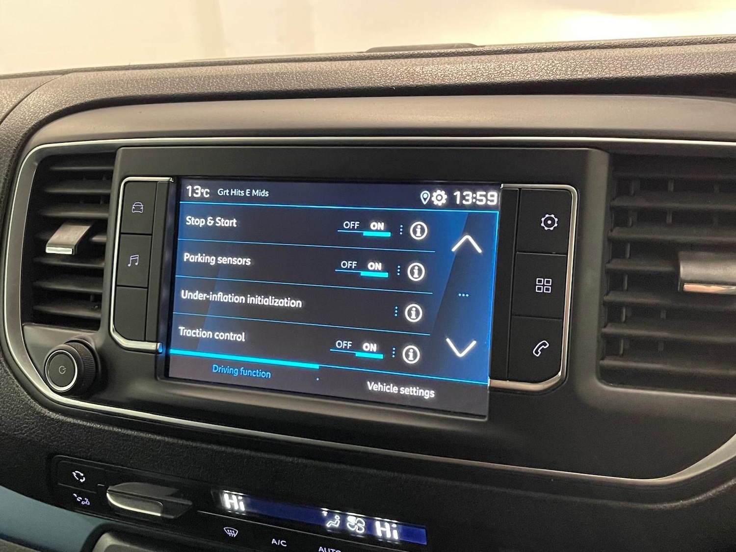 Used Peugeot Traveller 2020 for sale - 76399015: Photo 71