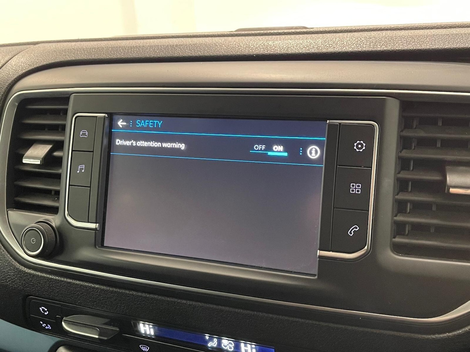 Used Peugeot Traveller 2020 for sale - 76399015: Photo 72