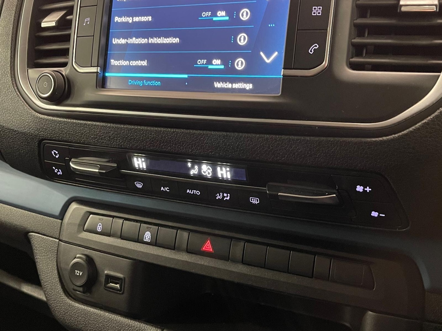 Used Peugeot Traveller 2020 for sale - 76399015: Photo 74