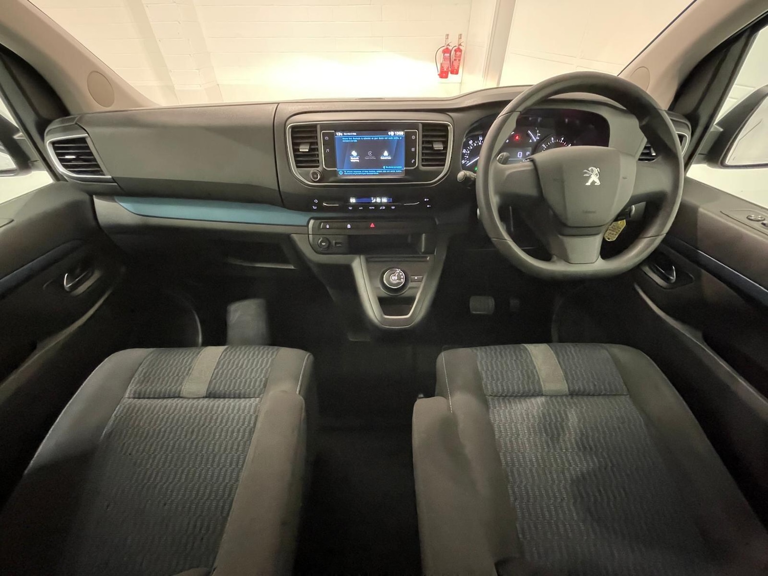 Used Peugeot Traveller 2020 for sale - 76399015: Photo 81